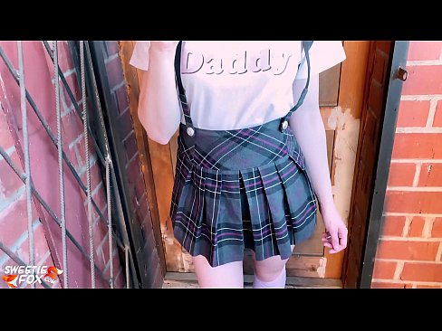 ❤️ Koolitüdruk imeb sügavalt oma riista ja kuratab klasside asemel. ❤️❌ Pornovideo at us ️❤